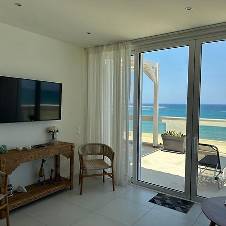 Nathalie'S Beachfront Apartment ريثيمنو المظهر الخارجي الصورة