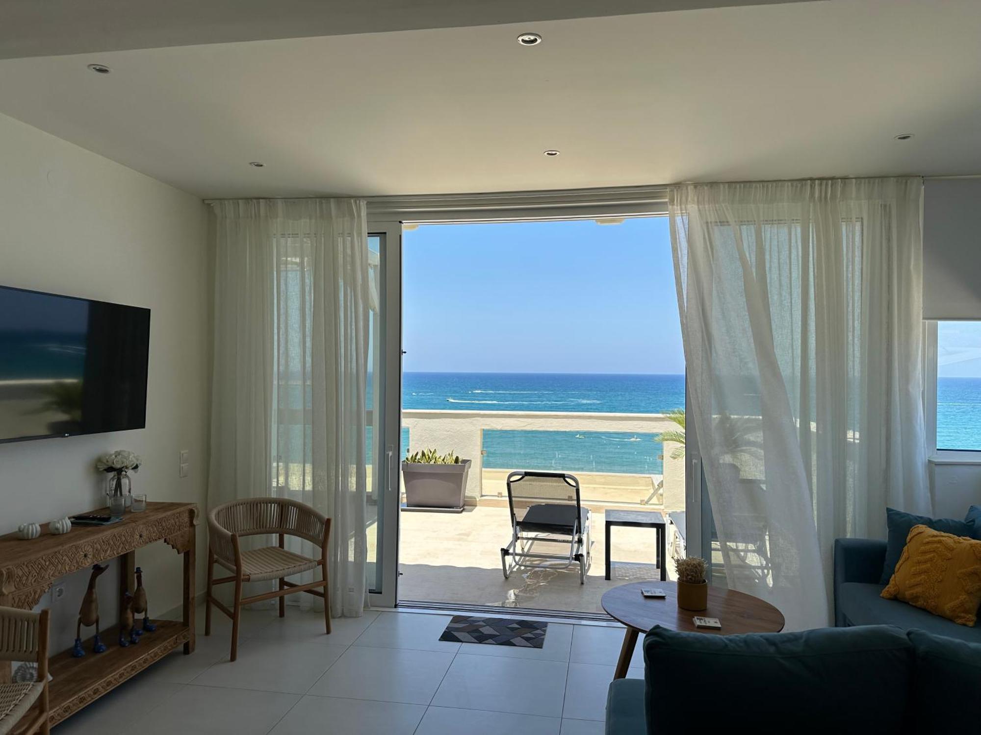 Nathalie'S Beachfront Apartment ريثيمنو المظهر الخارجي الصورة