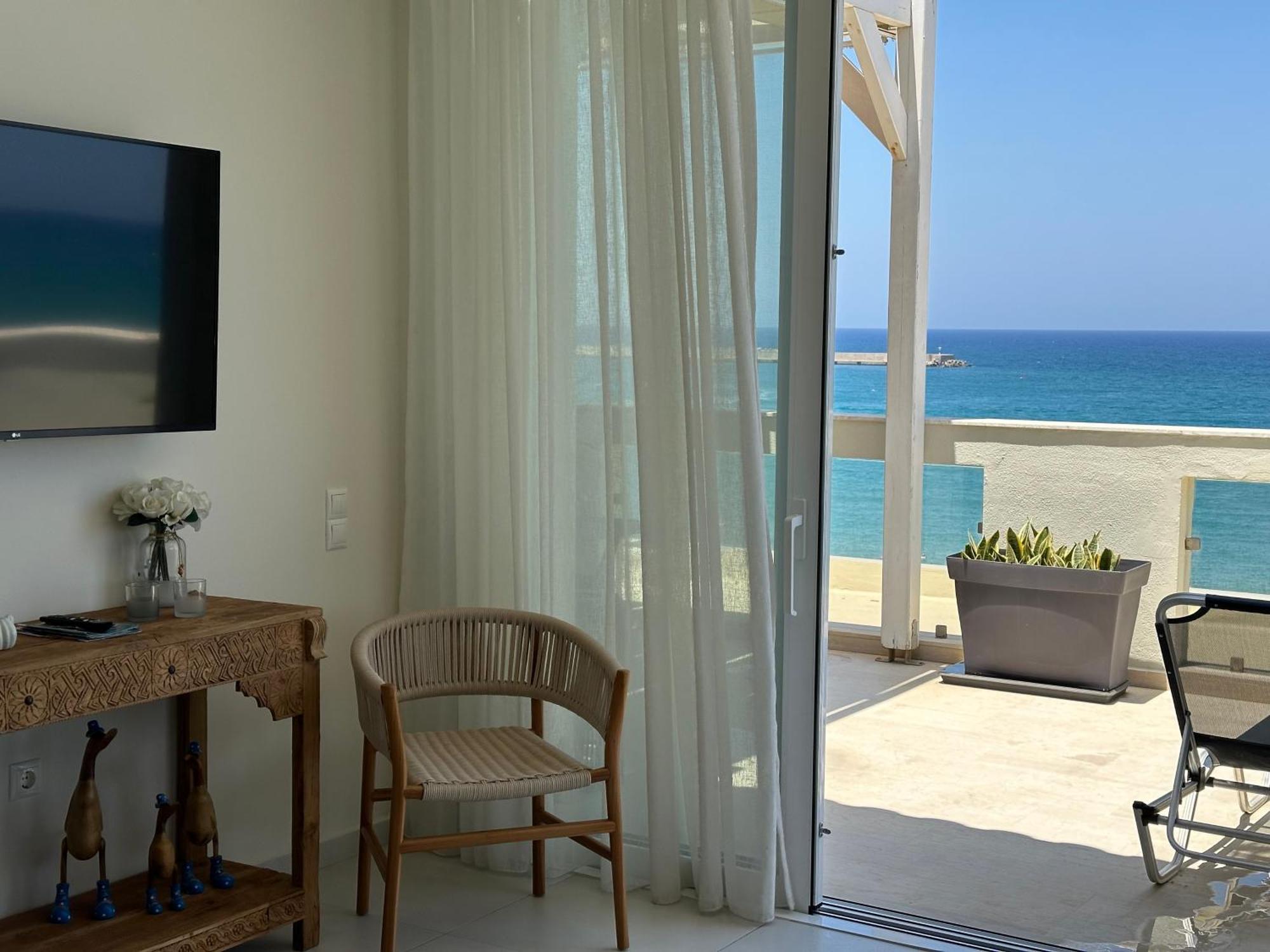 Nathalie'S Beachfront Apartment ريثيمنو المظهر الخارجي الصورة